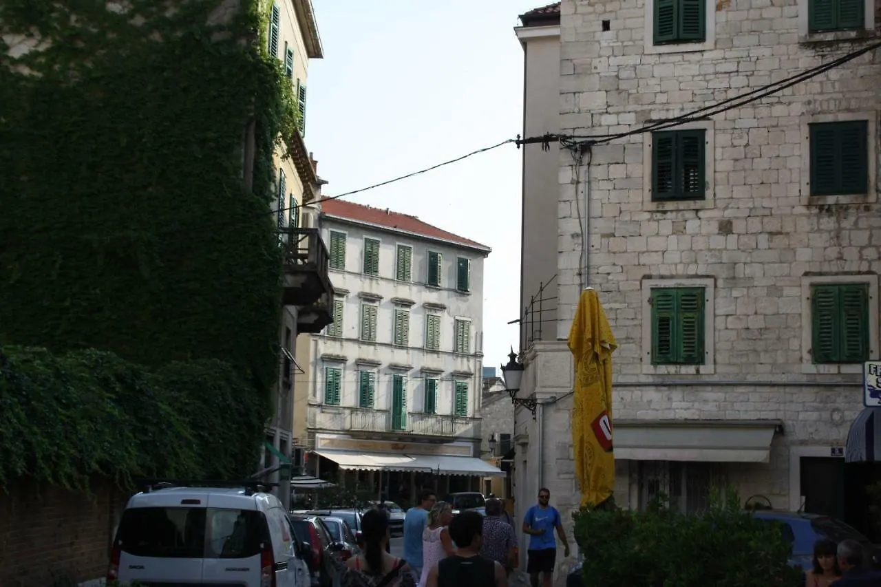 Nilaj Apartment Split