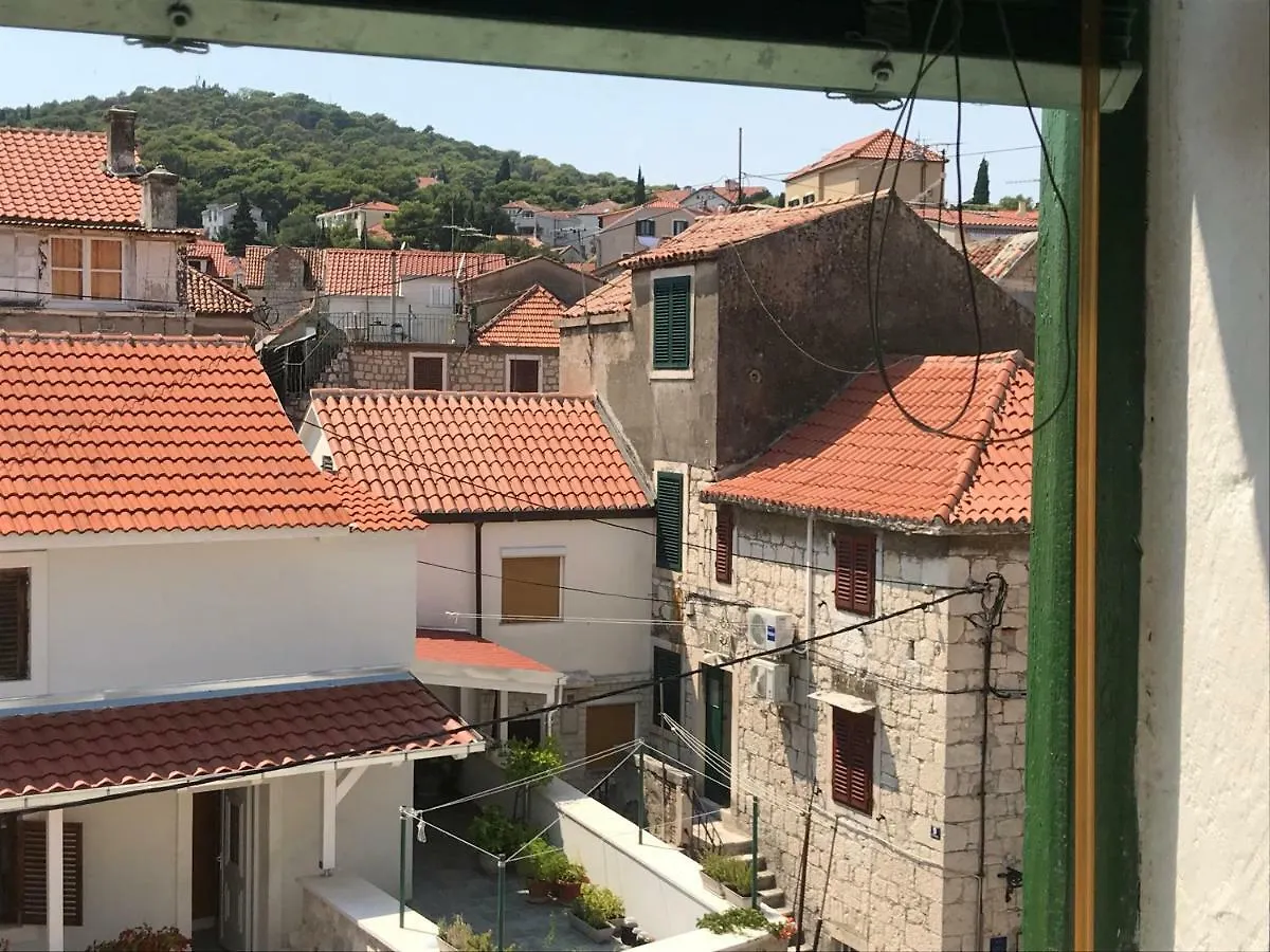 Nilaj Apartment Split
